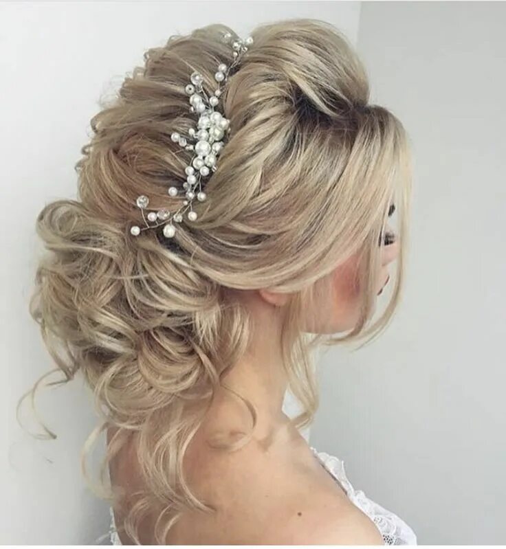 Прическа невесты на среднюю длину Pin de little lotus em ideas for hairdo Penteados, Penteado casamento, Ideias de