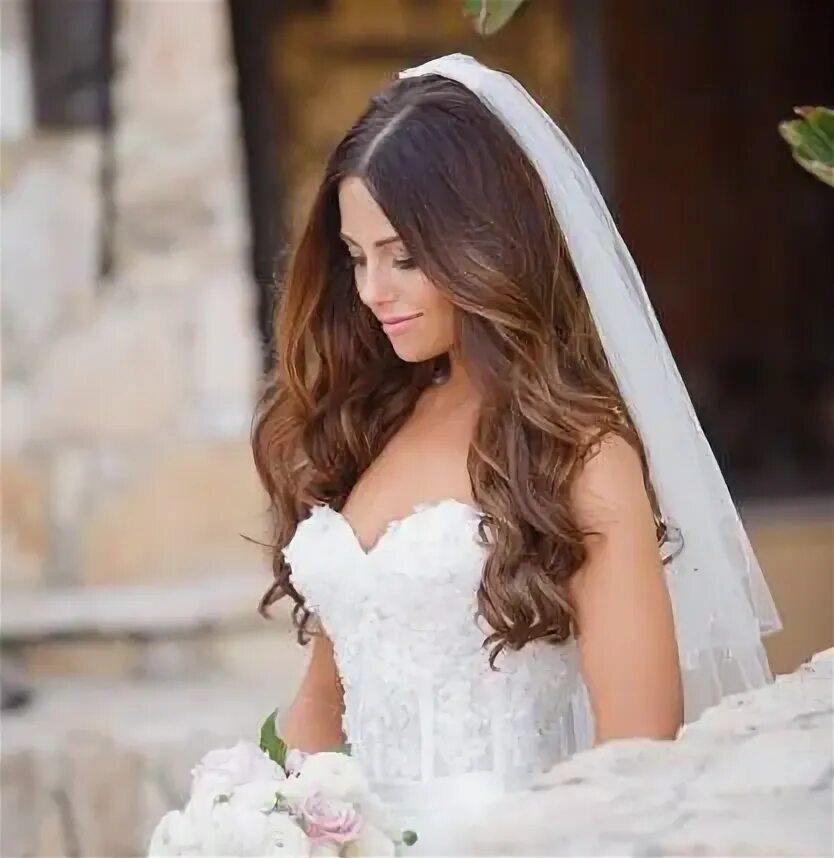 Прическа невесты распущенные волосы Bride hair down, Wedding hairstyles bride, Trendy wedding hairstyles