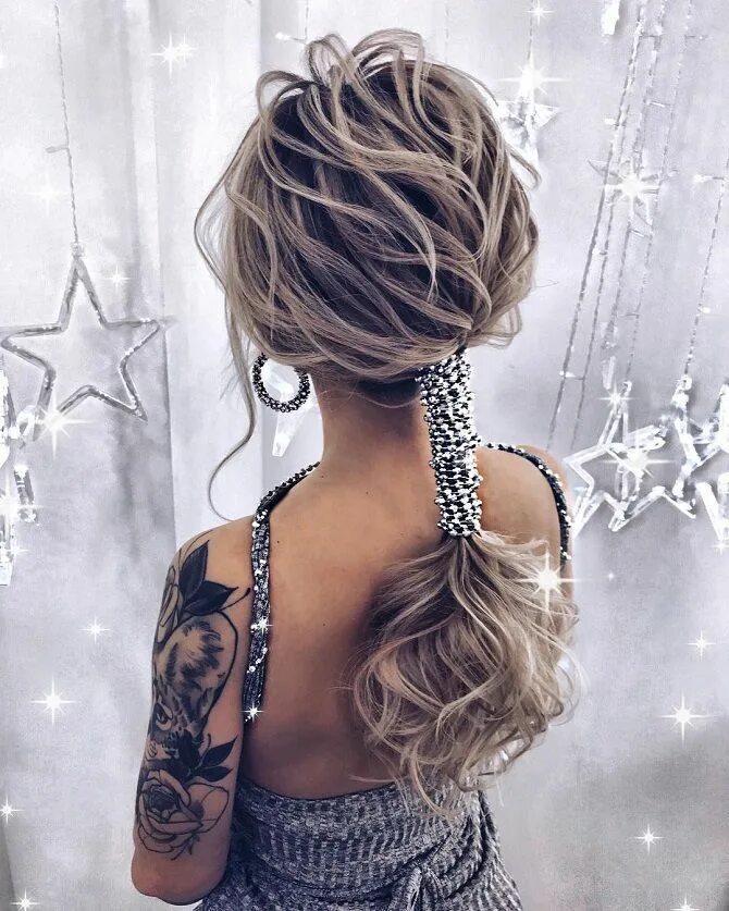 Прическа новый год длинные волосы Прически на Новый год 2020 Long hair styles, Curly hair photos, Hair looks