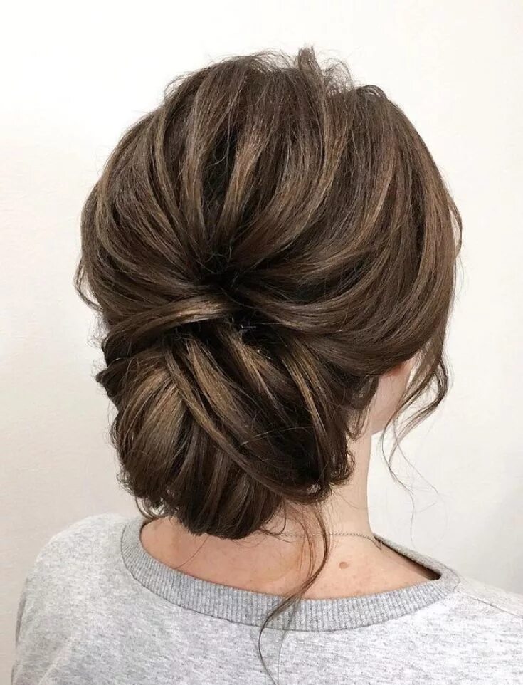 Прическа обычная на средние волосы Pin on Hair Long hair styles, Wedding hairstyles updo, Pin up hair