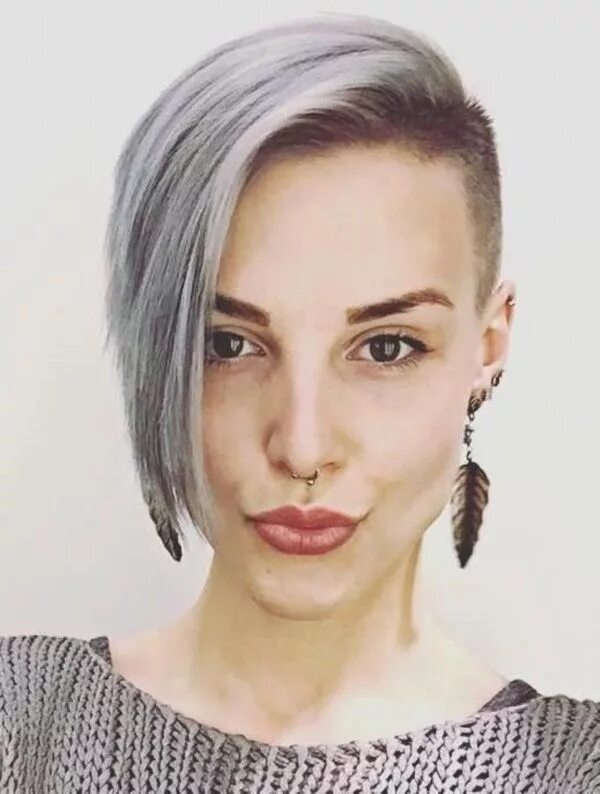 Прическа одна сторона короче другой 30 Grey Hairstyle Ideas: Embrace the Beauty of Grey Hair Half shaved hair, Half 