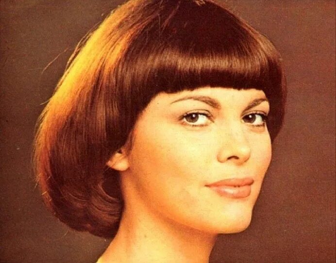 Прическа паж фото mireille mathieu Стрижка паж, Прически, Стрижка