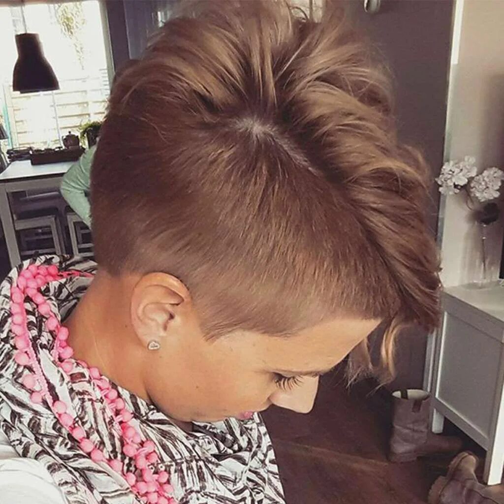 Прическа пикси для девочек 2017 Short Hairstyles Short hair styles, Hair styles, Short hair styles pixie