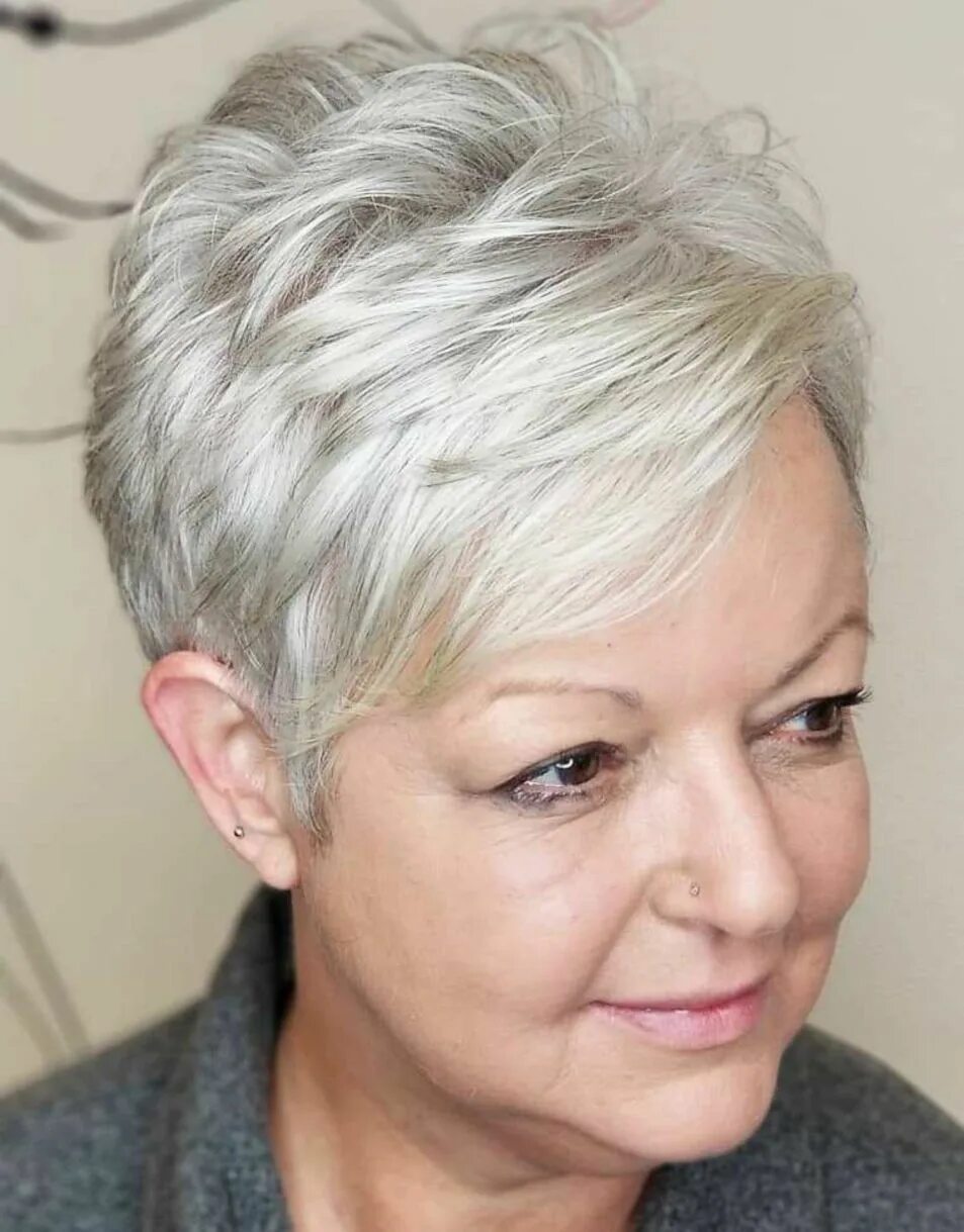 Прическа пикси фото для женщин 60 Textured Gray Pixie Hairstyle Thick hair styles, Best short haircuts, Modern hai