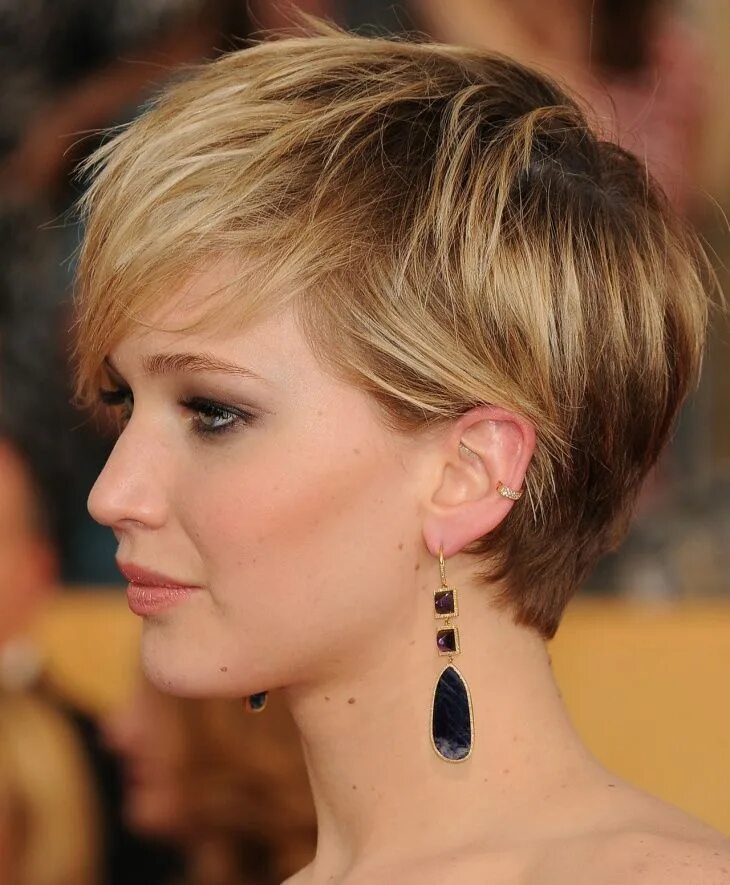 Прическа пикси фото на средние amp-pinterest in action Jennifer lawrence short hair, Haircuts for fine hair, Ve