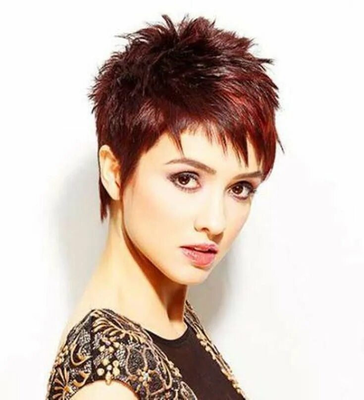 Прическа пикси короткой челкой фото Short hair pixie cuts, Short spiky haircuts, Short spiky hairstyles