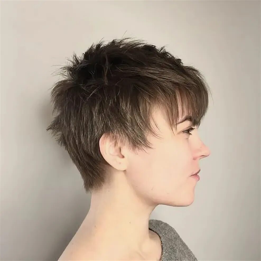 Прическа пикси мужская Choppy Pixie Cut With Straight Bangs Short hair styles pixie, Pixie haircut, Sho