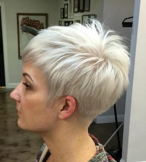 Прическа пикси на короткие тонкие волосы 70 Pixie Haircuts for Women Seeking Stylish Transformation in 2024 Blonde pixie 