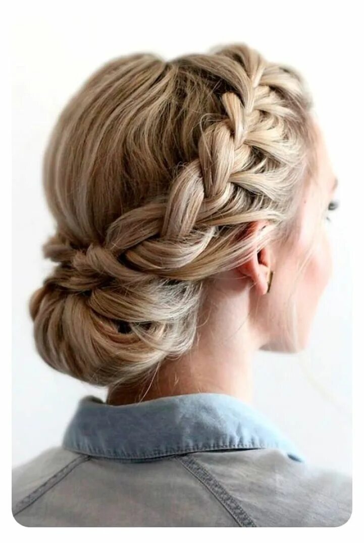 Прическа плетение на длинные 82 Graduation Hairstyles That You Can Rock This Year Braided crown hairstyles, C