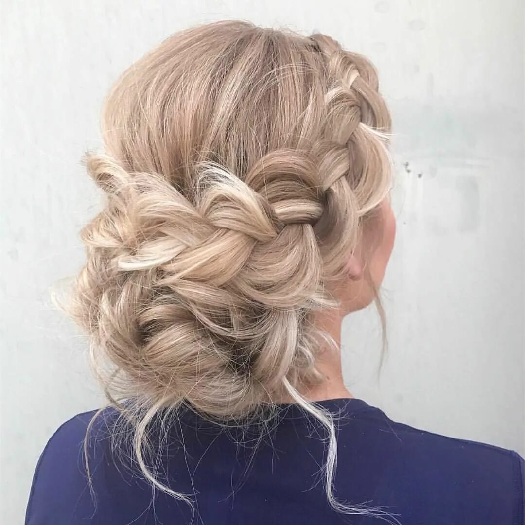 Прическа плетение на длинные See this Instagram photo by @beyondtheponytail * 2,132 likes Hair styles, Long h