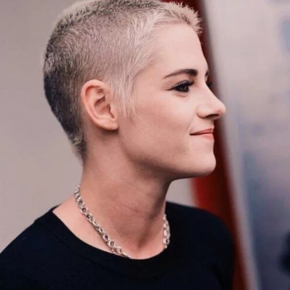 Прическа под ежика женская Kristen Super short hair, Very short hair, Very short haircuts