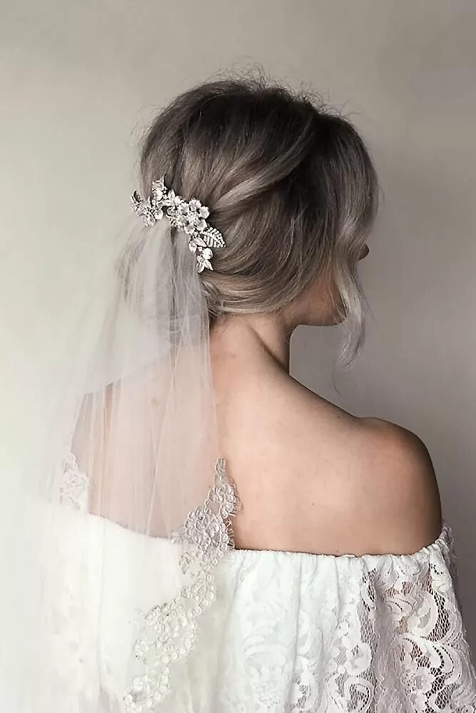 Прическа под фату на короткие волосы 42 Different Wedding Hairstyles With Veil Wedding Forward Short wedding hair, We