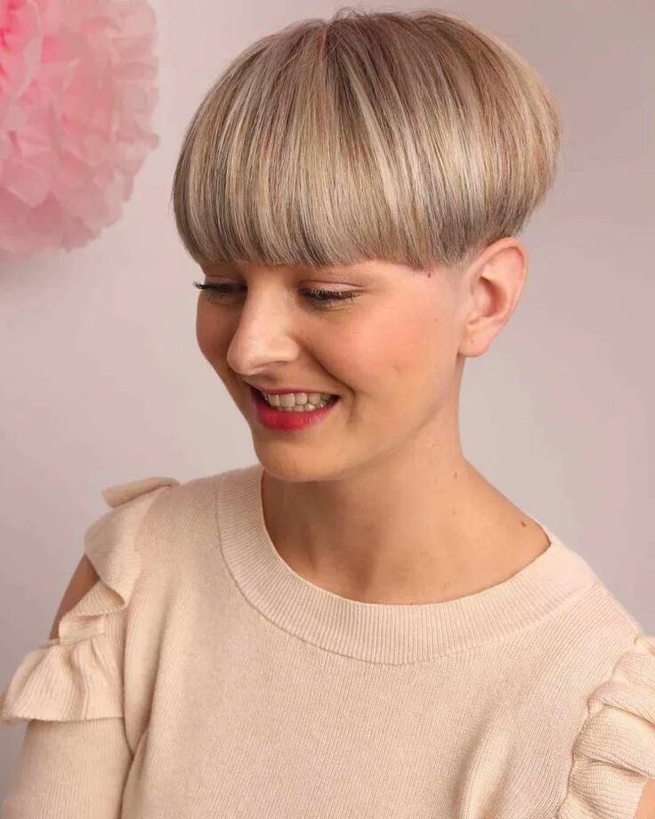 Прическа под горшок для девочки 45 Short Pixie Haircuts for Women in 2019 в 2020 г Короткие стрижки, Прически, С