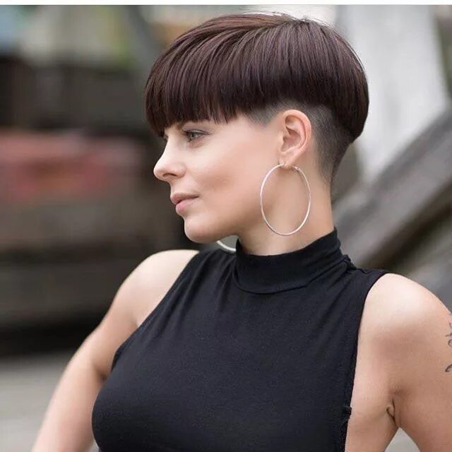 Прическа под горшок женская с челкой Pin on Haircut