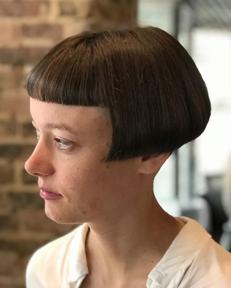 Прическа под горшок женская с челкой фото Pinterest Messy bob hairstyles, Bob hairstyles, Bob haircut with bangs