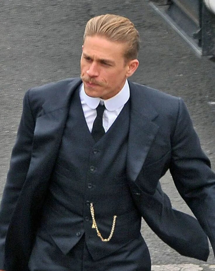 Прическа под костюм best of charlie on Twitter Charlie hunnam, Mens fashion suits, Charlie