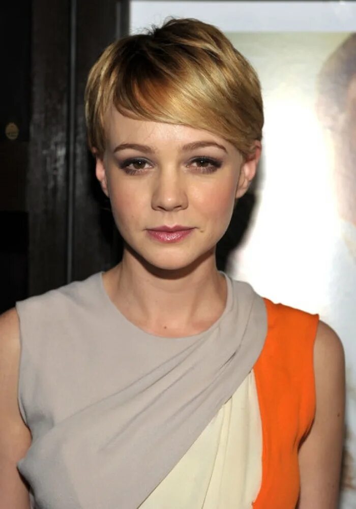 Прическа под мальчика длинная Carey Mulligan Short Pixie Hairstyle Design 415x594 Pixel Pixie haircut styles, 