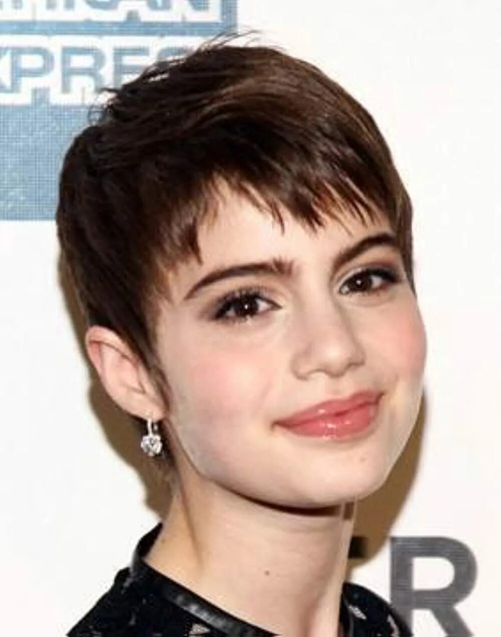 Прическа под мальчика длинная Sami Gayle