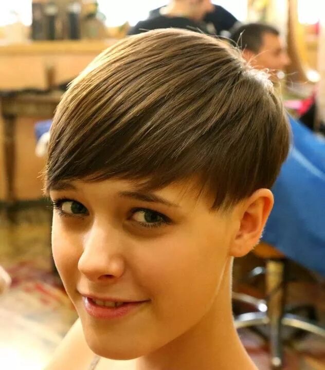 Прическа под мальчика для девочки подростка Pixie Cropped Short hair styles, Very short hair, Girl short hair