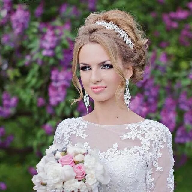 Прическа под пышное свадебное платье 2024 The best wedding hairstyles for short hair Düğün saçı, Balo saçı, Gelin saç mode