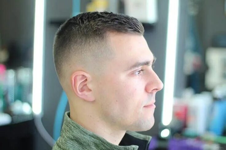 Прическа полубокс мужская армейская Pinterest Short hair haircuts, Short hair mohawk, Mens hairstyles short