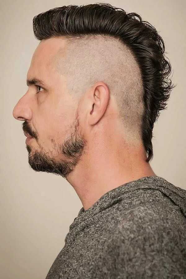 Прическа посередине волосы The Right Punk Hairstyles For Guys To Suit Your Lifestyle Mohawk hairstyles men,