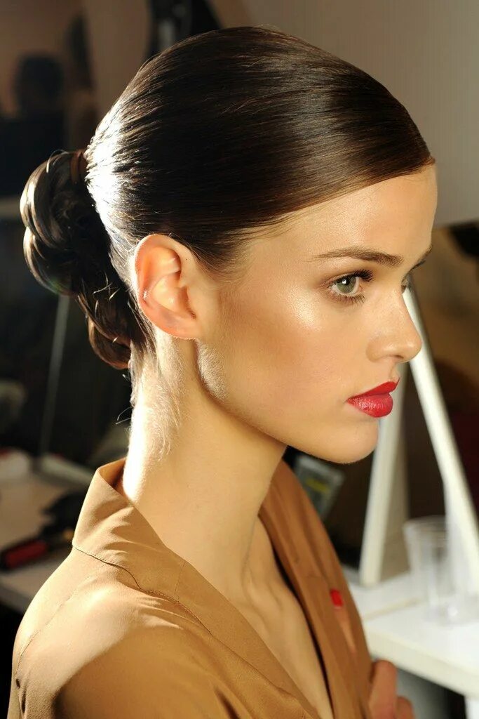 Прическа прилизанные волосы женские Gucci Spring 2011 Ready-to-Wear Fashion Show Beauty - Vogue Sleek hairstyles, Sl