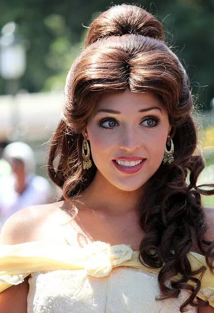 Прическа принцессы Belle Belle hairstyle, Disney cosplay, Hairstyle