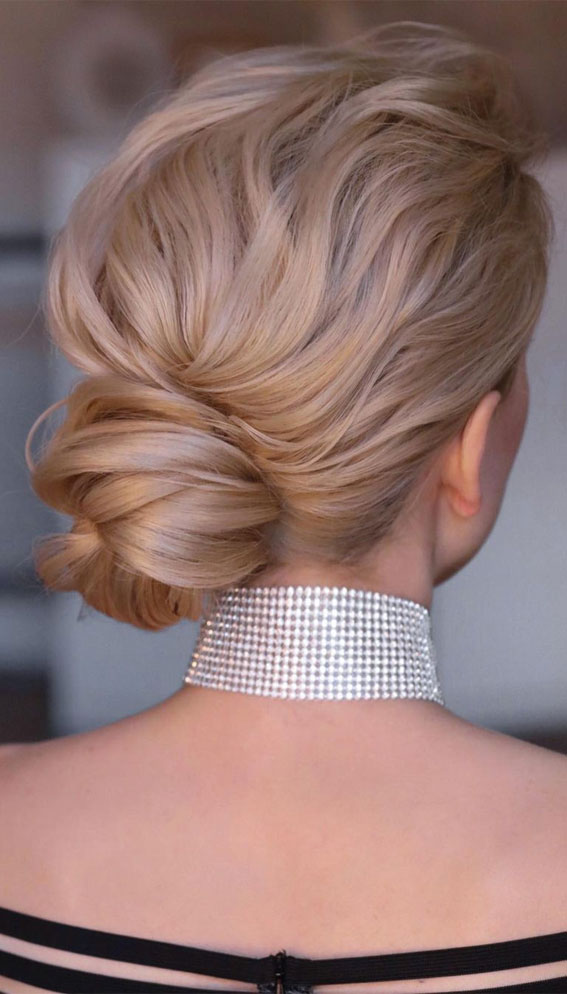 Прическа пучок 2024 Sophisticated updos for any occasion - Low bun for lavender hair colour