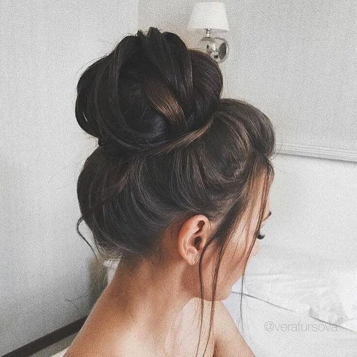 Прическа пучок на длинные Simply Pretty Bun hairstyle ideas that inspire en 2020 Peinados con pelo recogid