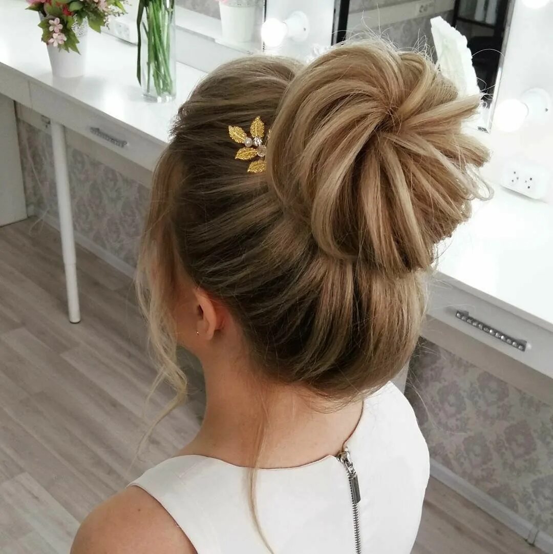 Прическа пучок на длинные девочке Pin by Crystal Yue on Hair Elegant wedding hair, Junior bridesmaid hair, Hair tu