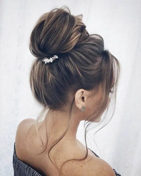 Прическа пучок на длинные девочке Красивые пучки 0 Bun hairstyles for long hair, Hair bun maker, Long hair styles