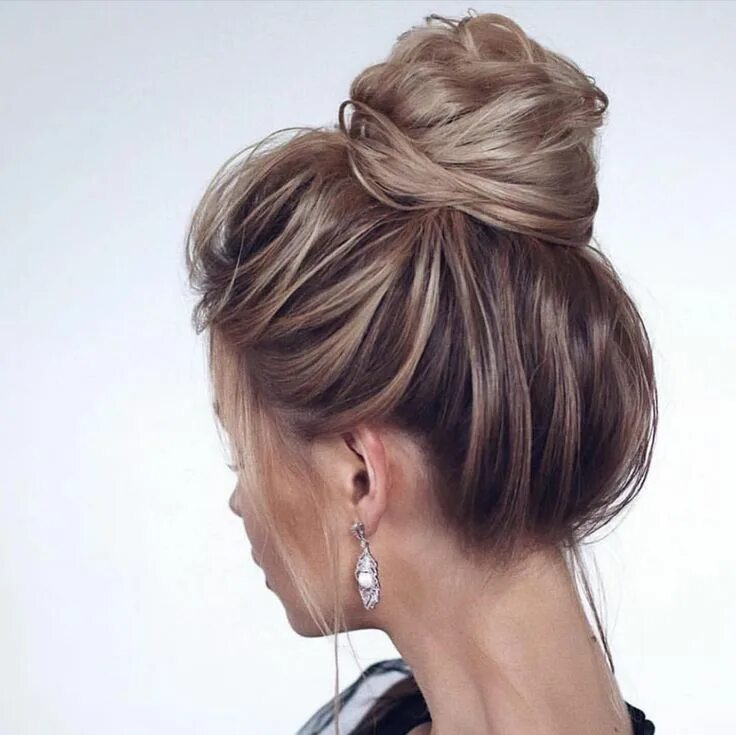 Прическа пучок на средние видео Pin on hairstyles Long hair styles, Bun hairstyles, Easy bun hairstyles