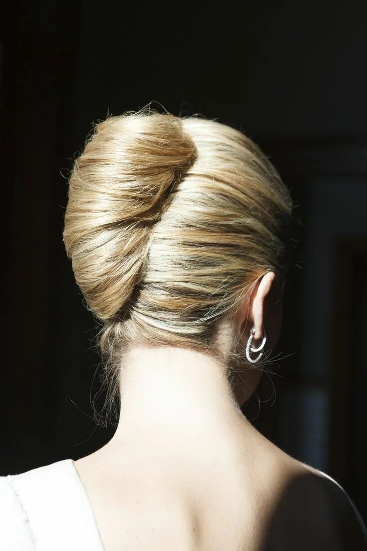 Прическа ракушка Pin by Felice de Jonge on Wedding Brochure CH French twist hair, Long hair style