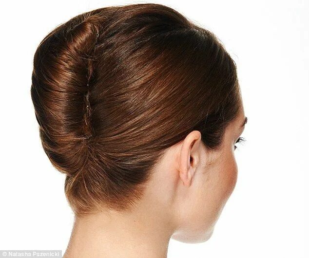 Прическа ракушка на короткие FEMAIL shows you how to do... the French Twist French twist hair, Long hair styl