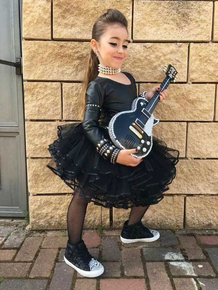 Прическа рок стиль для девочки Rock in' that tutu outfit. Rockstar costume, Kids rockstar costume, Rock outfits