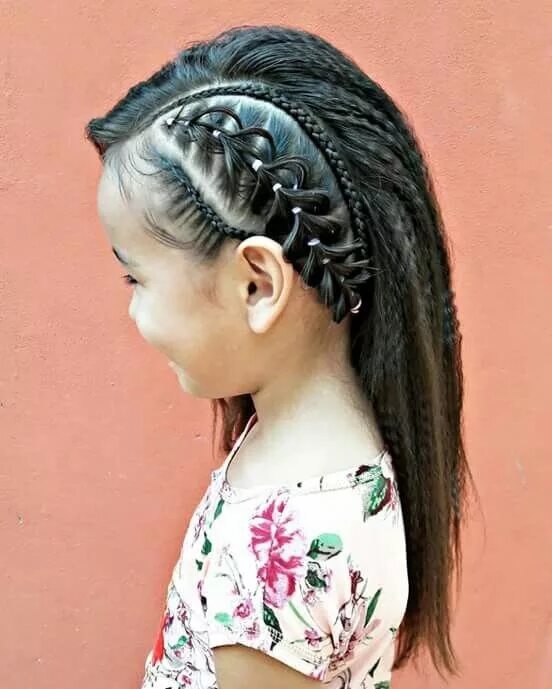 Прическа рок стиль для девочки Coiffure d'enfant Girly hairstyles, Kids hairstyles