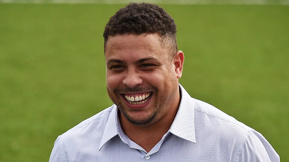 Прическа роналдо зубастика Ronaldo expresses desire to play again as part of owning NASL's Fort Lauderdale 