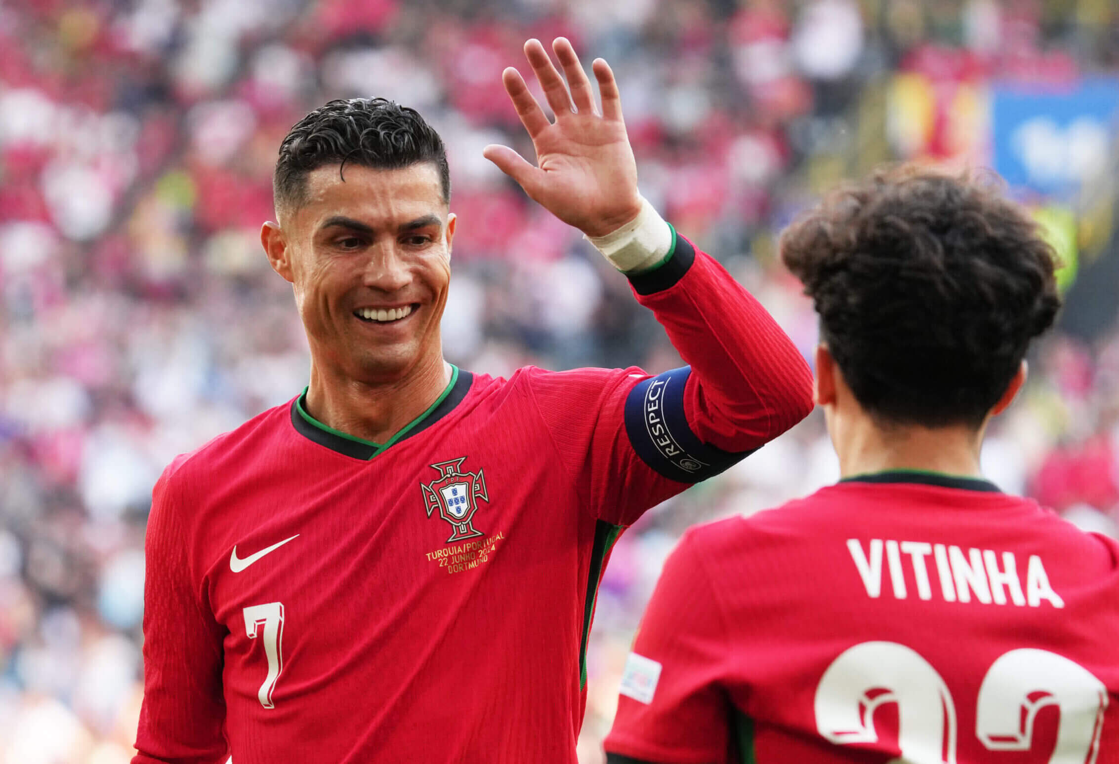 Прическа роналду евро 2024 Cristiano Ronaldo: The performance, the pitch invaders and a moment of Portugues