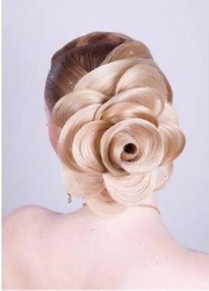 Прическа роза на длинные волосы Mai #szép: #rózsakonty / Today's #pretty: #rosebun Прически, Фламенко, Натал