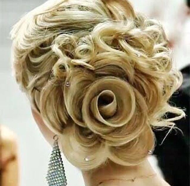 Прическа роза на длинные волосы Rose Shaped Updo Beautiful hair, Hair photo, Hair styles