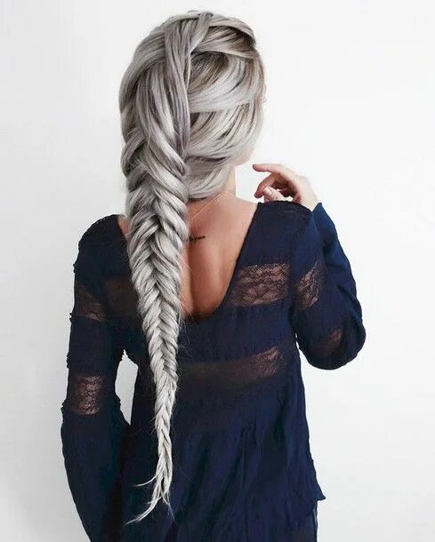 Прическа рыбий хвост на длинные волосы Long fishtail braids and silver hairstyles are on our must have list this summer