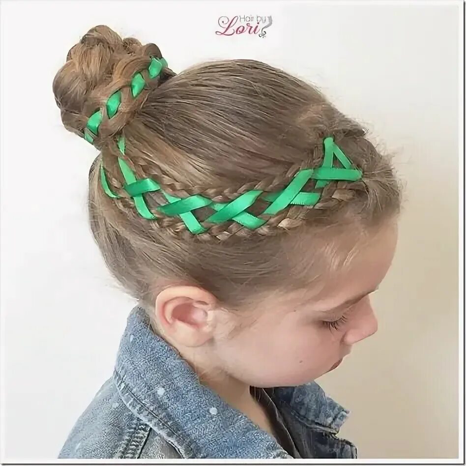 Прическа с атласной лентой для девочки 10 популярных идей на тему "cute christmas hairstyles for kids easy" для вдохнов