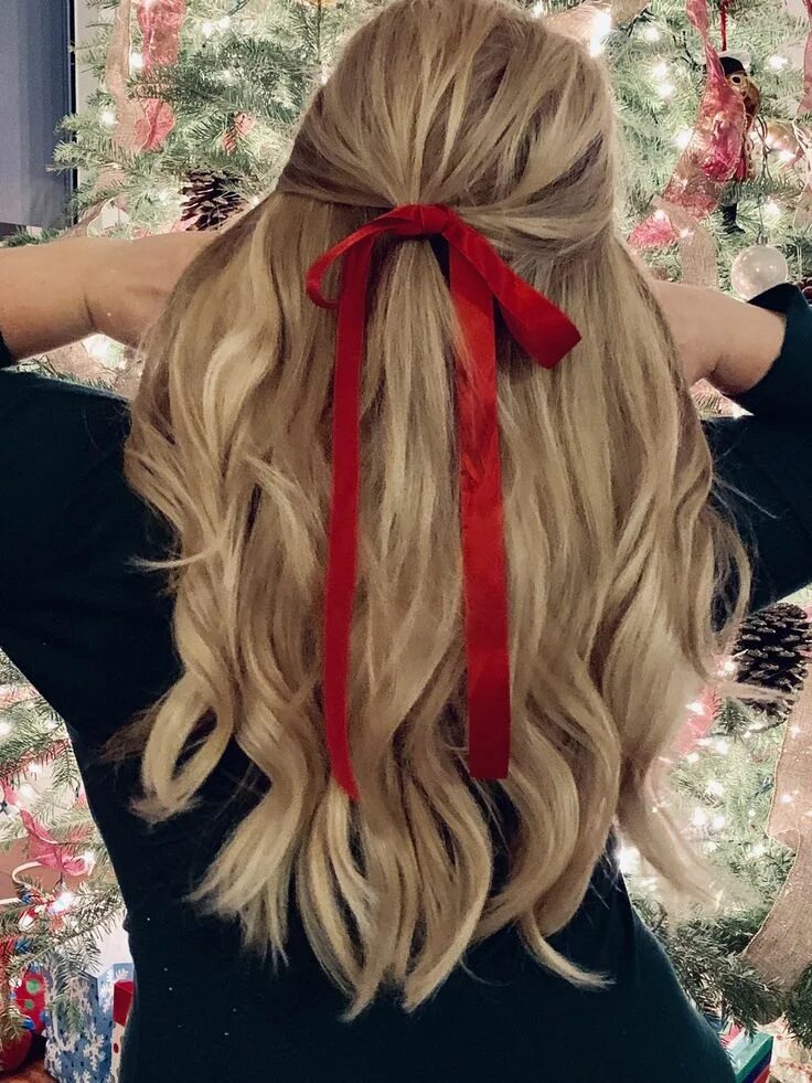 Прическа с бантом заколкой на длинные волосы Top 50 Christmas Hairstyles Hair styles, Ribbon hairstyle, Bow hairstyle