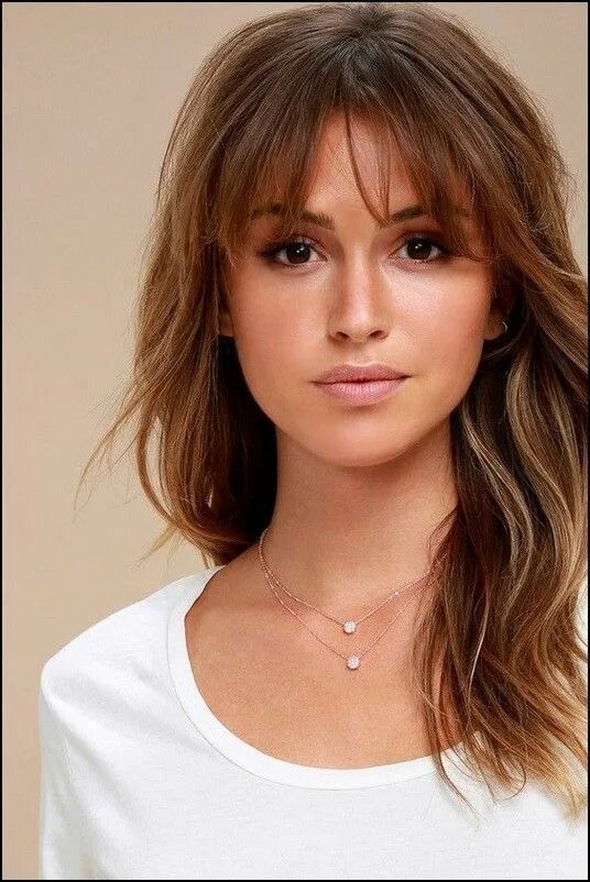 Прическа с челкой шторкой на средние волосы Pin on Beautiful & Stylish Women Medium length hair with bangs, Hair lengths, Ha