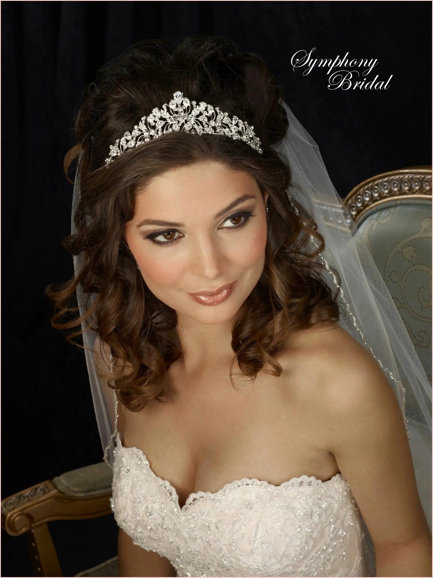 Прическа с диадемой на длинные Hochzeitsfrisuren Schleier Diadem Wedding hairstyles with crown, Tiara hairstyle