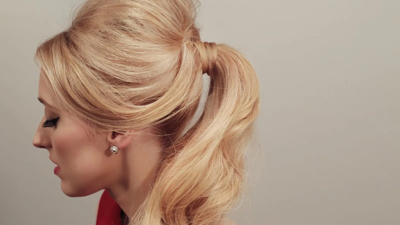 Прическа с хвостом женская на средние волосы Get the Look: The Bardot Ponytail