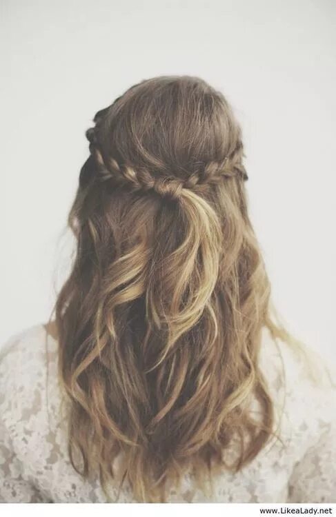 Прическа с косичками и распущенными волосами Cute hairstyle for medium length hair Pretty Hair and Beauty Pretty hairstyles, 