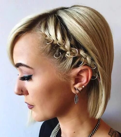 Прическа с косичками на короткие волосы braid asymmetrical bob Prom hairstyles for short hair, Braids for short hair, Po