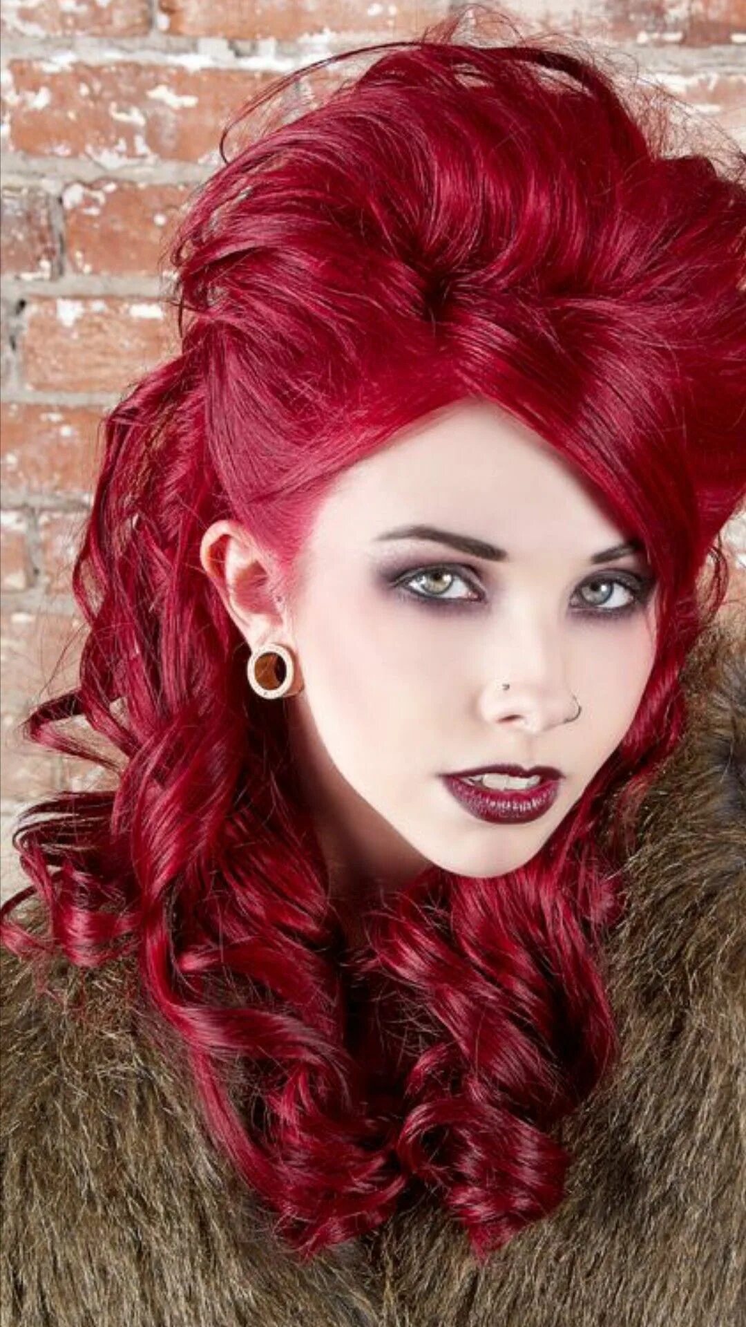 Прическа с красными волосами Pin on BRAZEN REDHEADS ❤ ❤ Cherry red hair, Bright red hair, Red hair color